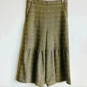 NWT! BCBGeneration Ruffle Crop Culottes